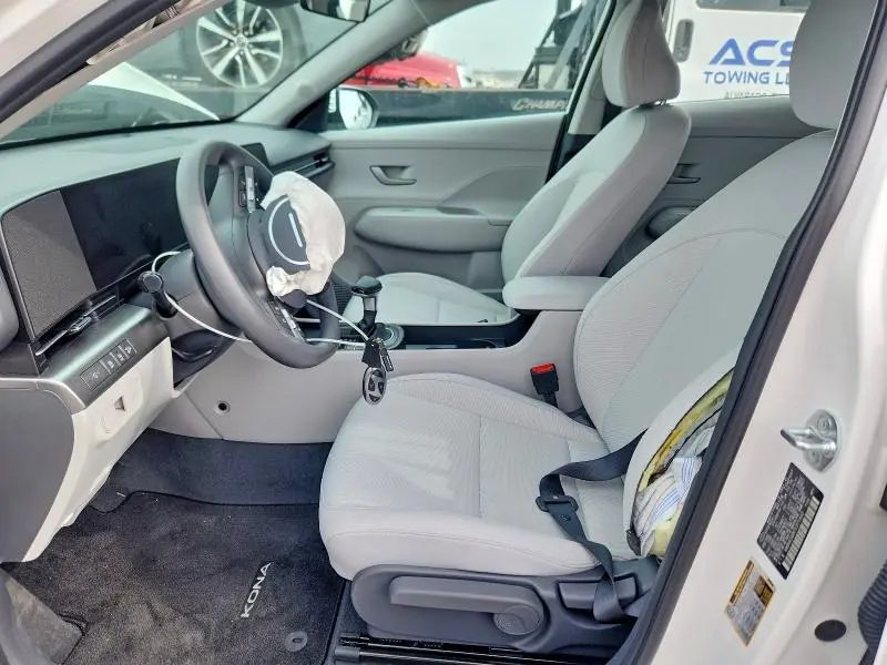 2026 HYUNDAI KONA SE  