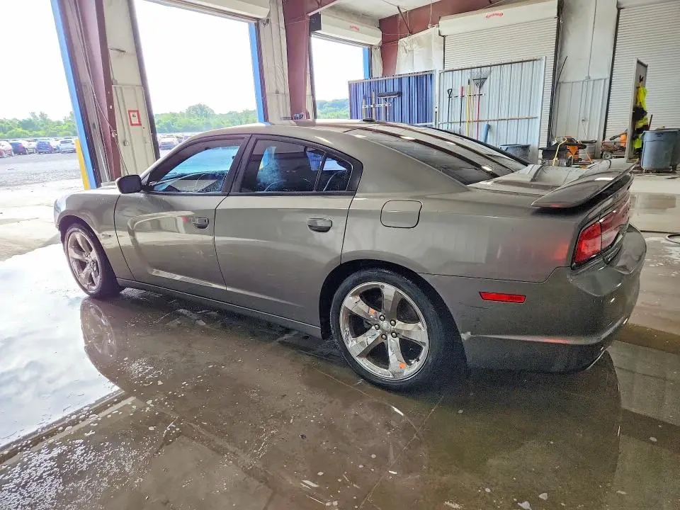 2011 DODGE CHARGER R  
