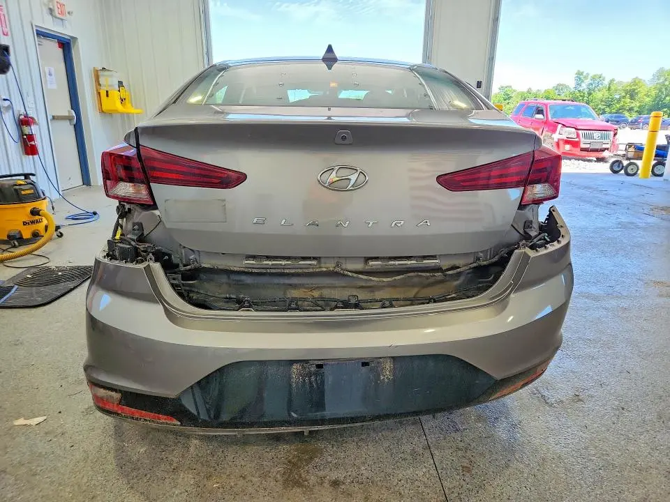 2020 HYUNDAI ELANTRA SEL  