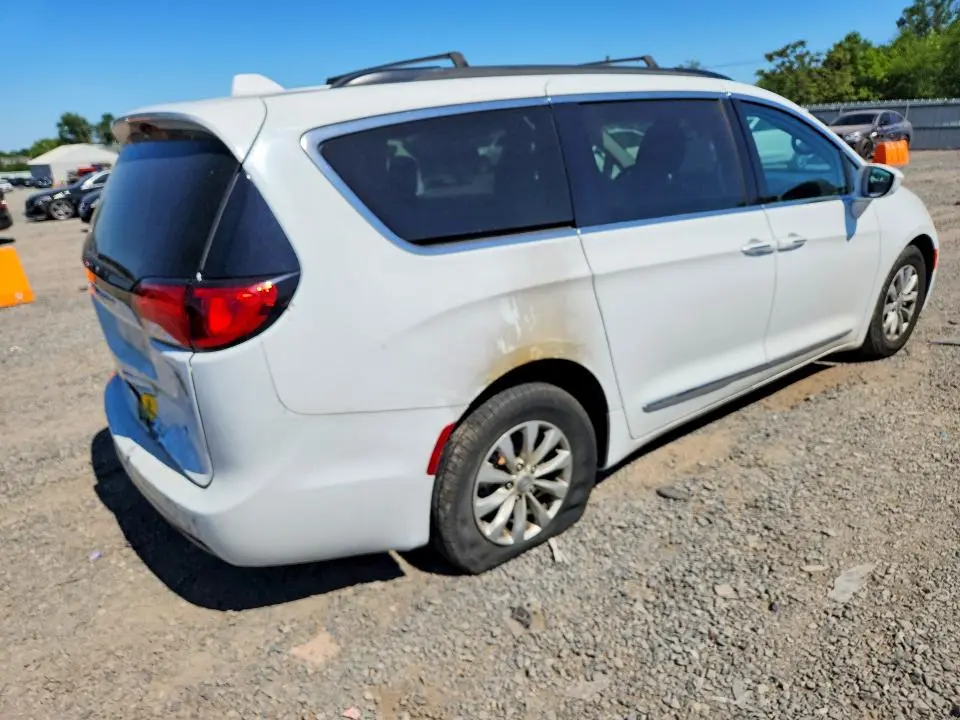 2017 CHRYSLER PACIFICA TOURING L  