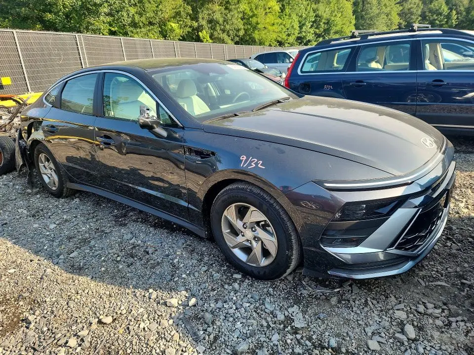 2025 HYUNDAI SONATA SE  