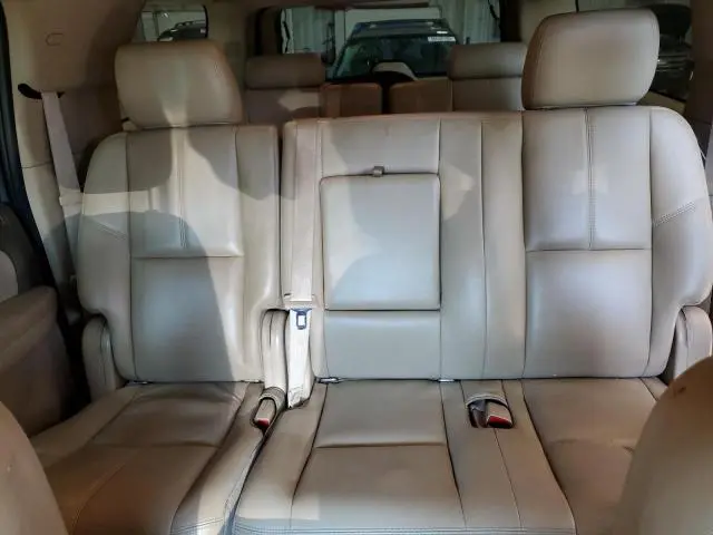2011 CHEVROLET SUBURBAN C1500 LT  