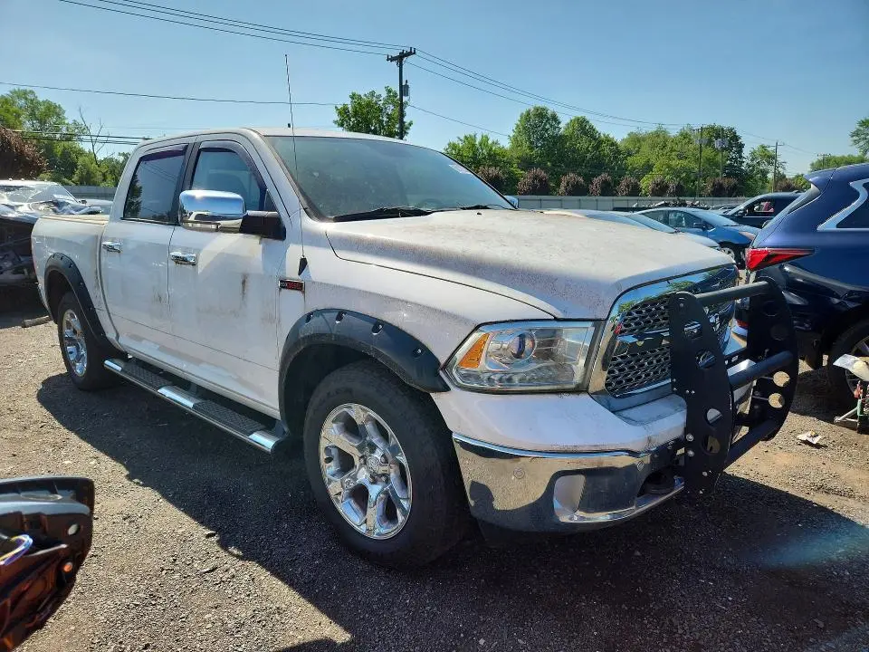 2015 RAM 1500 LARAMIE  