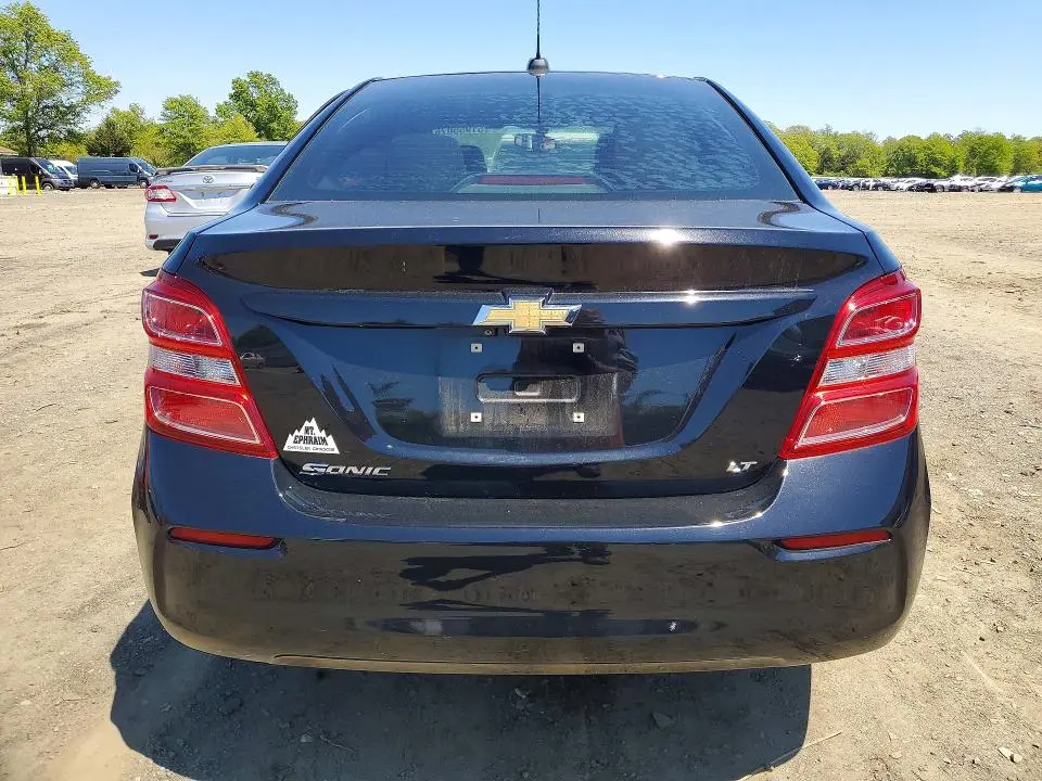 2018 CHEVROLET SONIC LT  