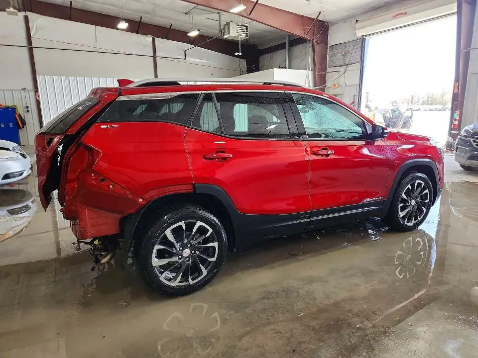 2022 GMC TERRAIN SLT  