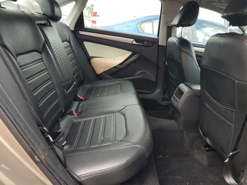 2015 VOLKSWAGEN PASSAT S  