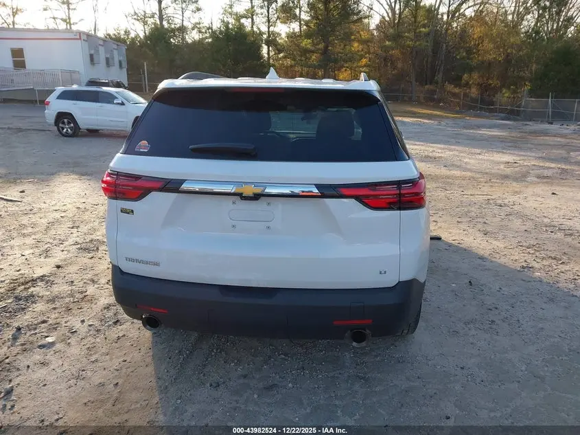 2023 CHEVROLET TRAVERSE FWD LT CLOTH