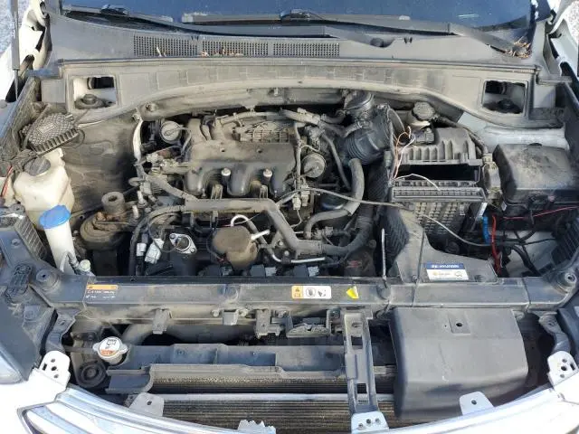 2016 HYUNDAI SANTA FE SE  