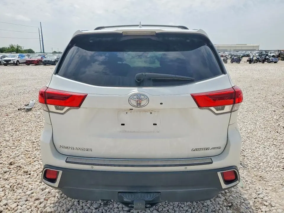 2019 TOYOTA HIGHLANDER LIMITED  