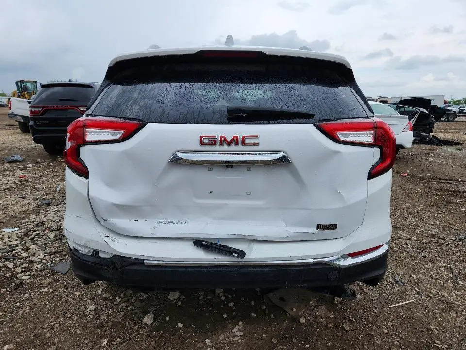2024 GMC TERRAIN SLT  