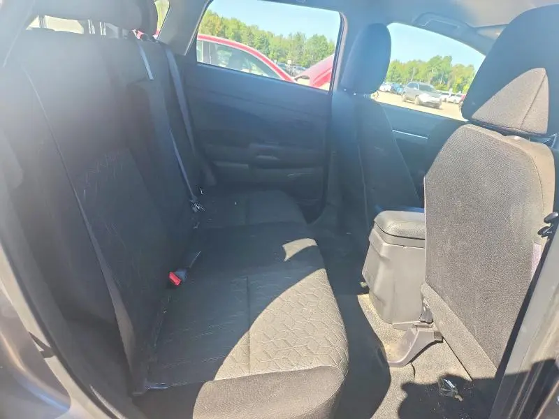2024 MITSUBISHI RVR ES  