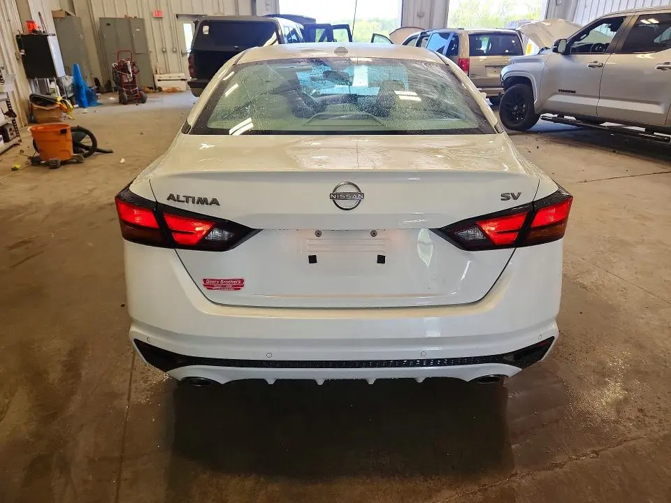 2024 NISSAN ALTIMA SV  