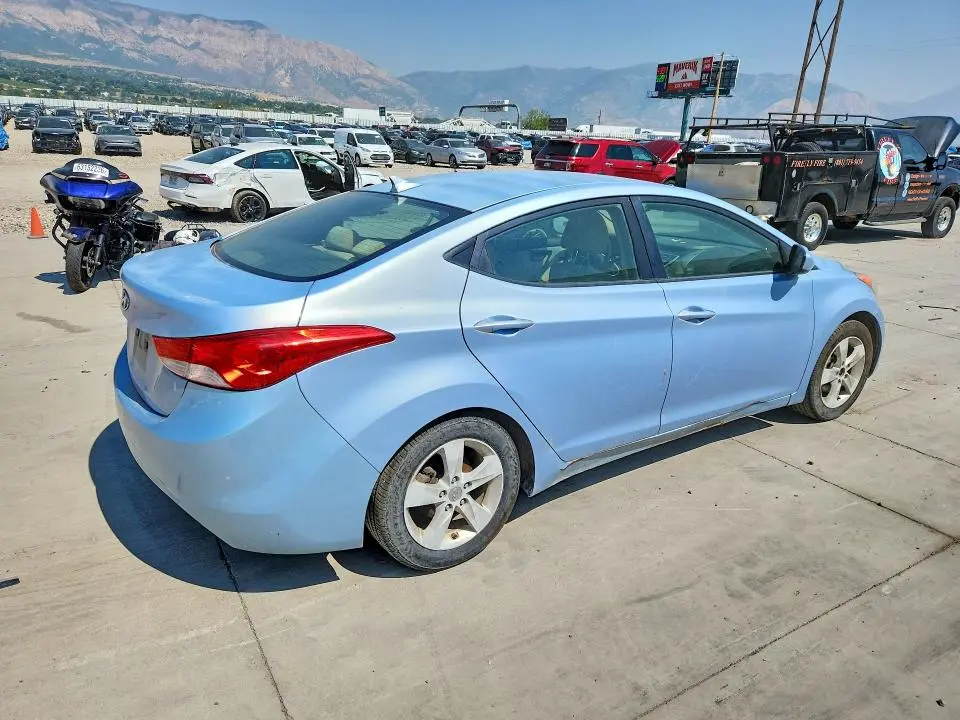 2012 HYUNDAI ELANTRA   