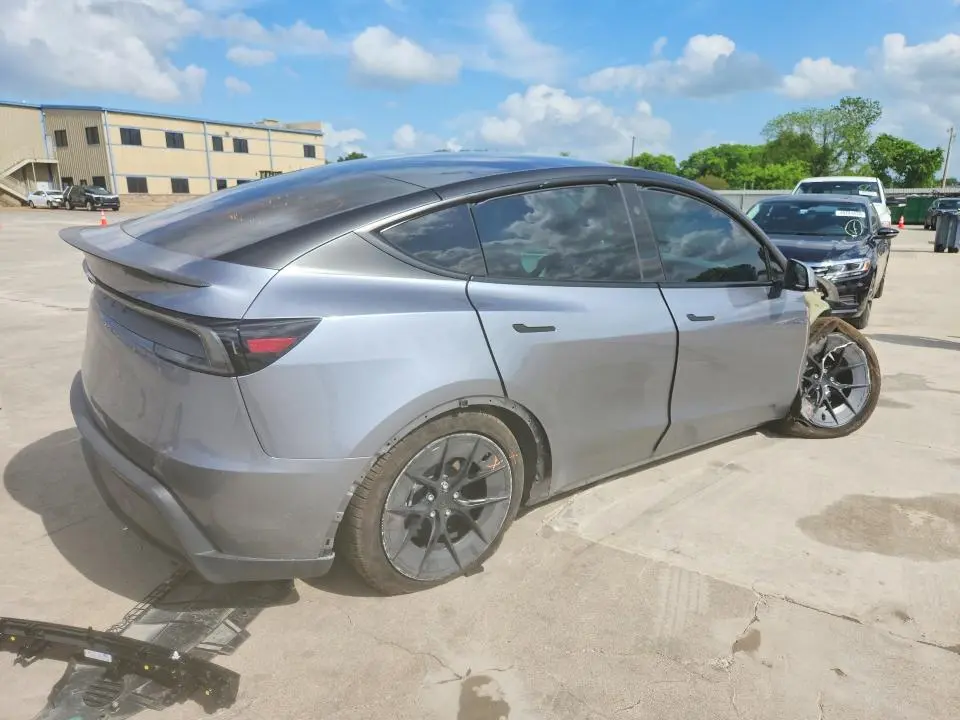 2026 TESLA MODEL Y   
