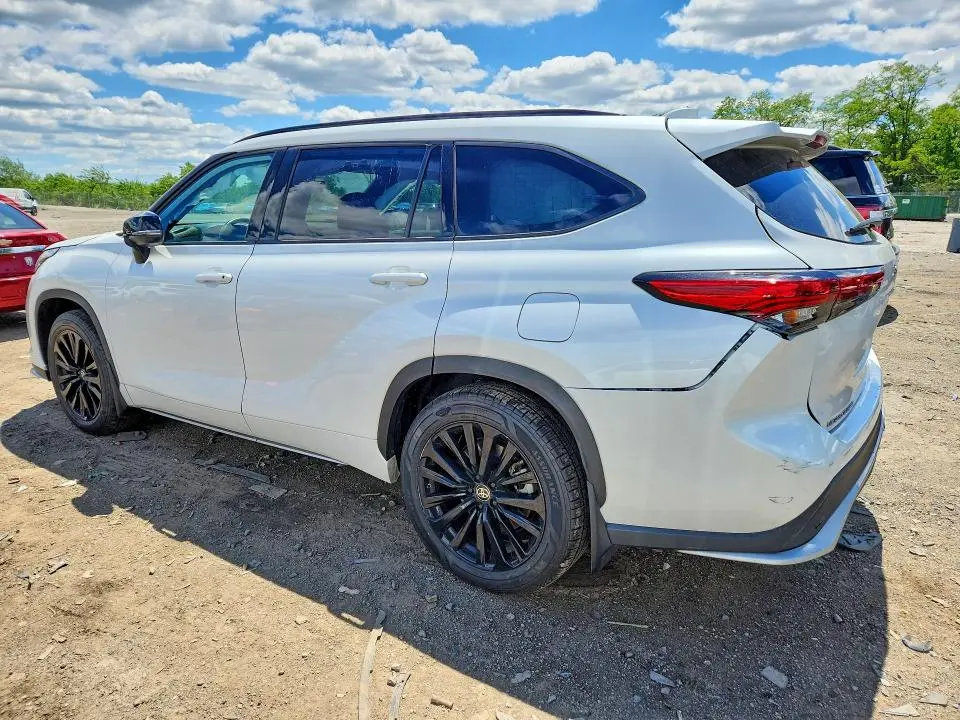 2023 TOYOTA HIGHLANDER XSE  