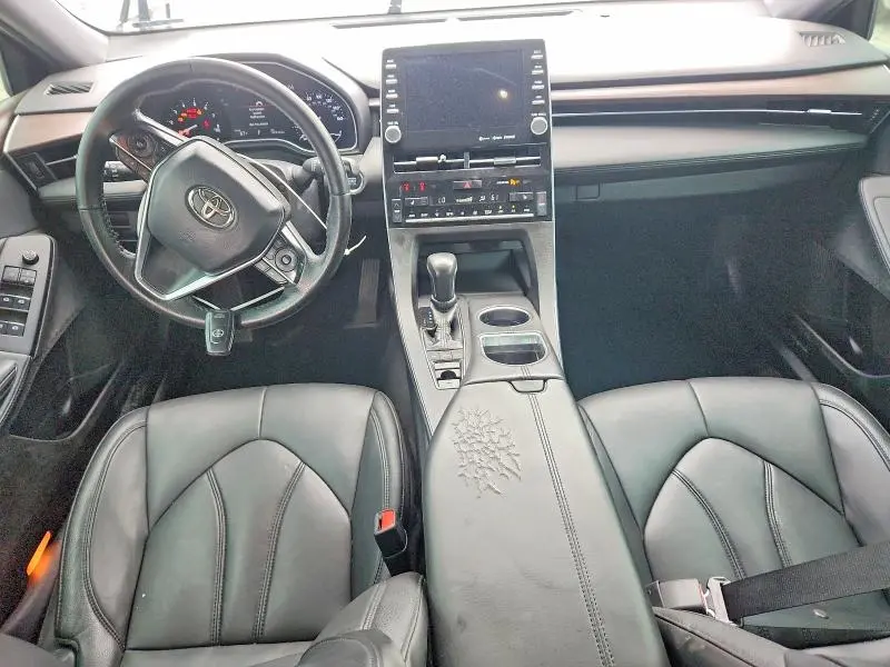 2021 TOYOTA AVALON XLE  