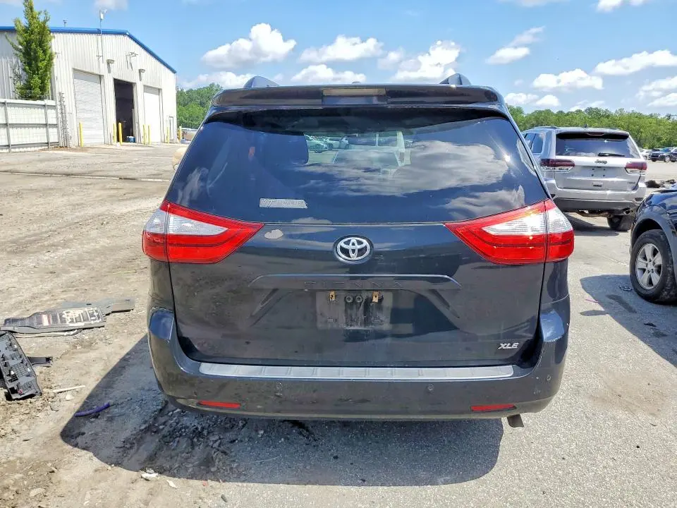 2016 TOYOTA SIENNA XLE 8-PASSENGER  