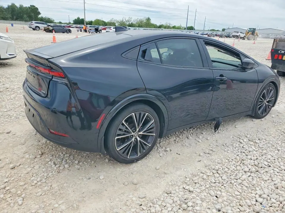 2023 TOYOTA PRIUS XLE  