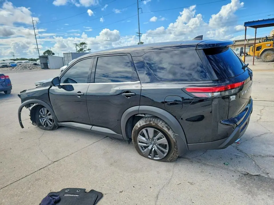 2024 NISSAN PATHFINDER S  