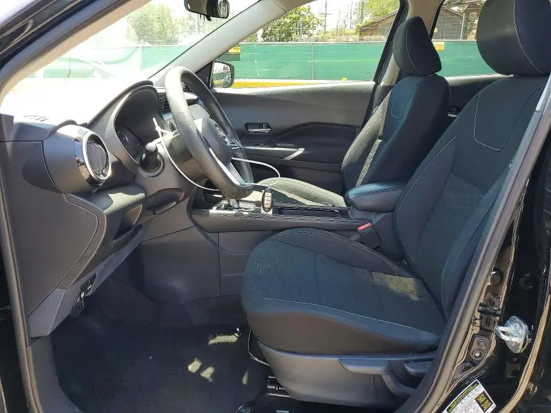 2022 NISSAN KICKS SV  