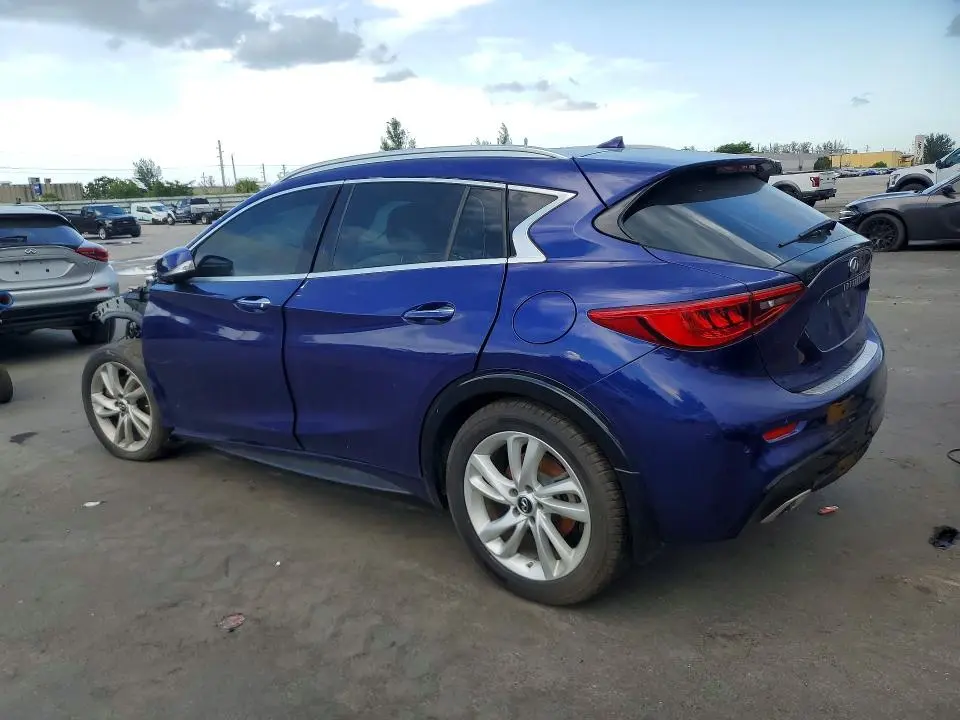 2019 INFINITI QX30 LUXE  