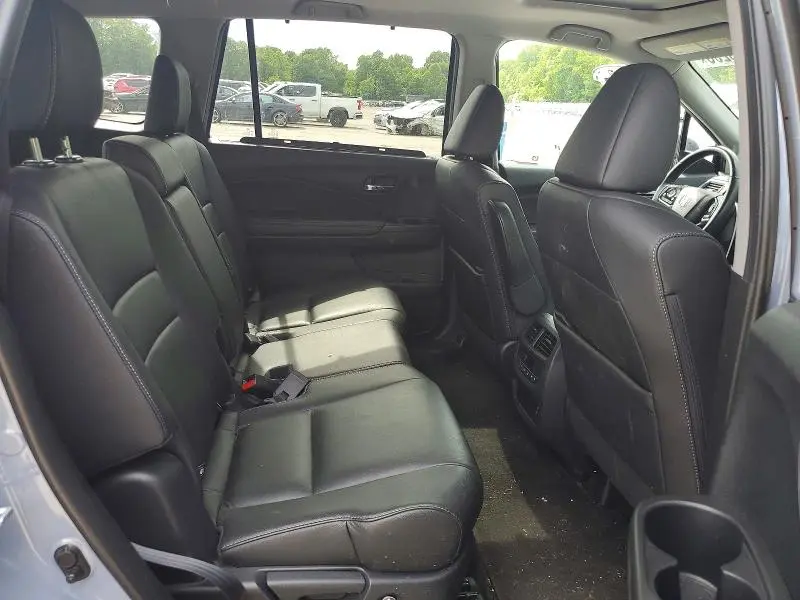 2022 HONDA PILOT SE  