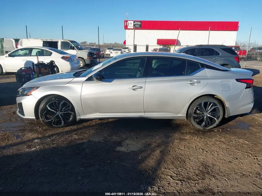 2023 NISSAN ALTIMA SR FWD