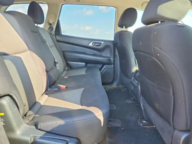 2018 NISSAN PATHFINDER SV  
