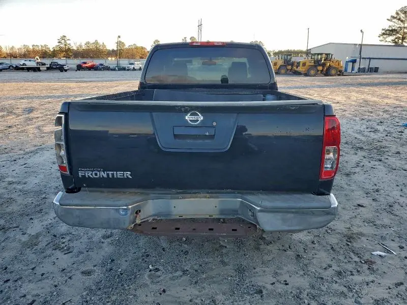 2013 NISSAN FRONTIER S  