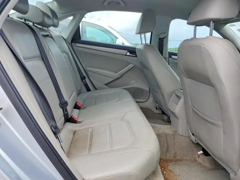 2015 VOLKSWAGEN PASSAT S  