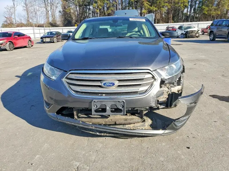 2016 FORD TAURUS SE  