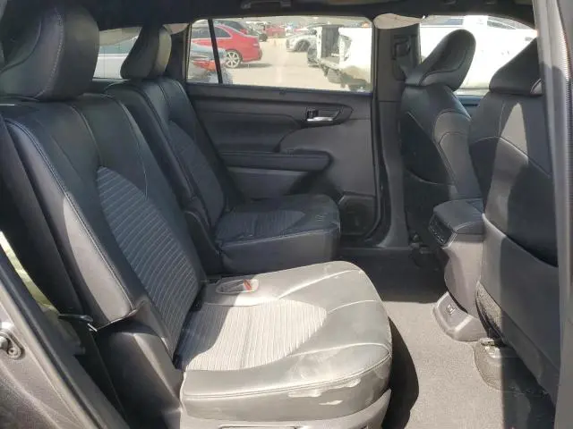 2021 TOYOTA HIGHLANDER XSE