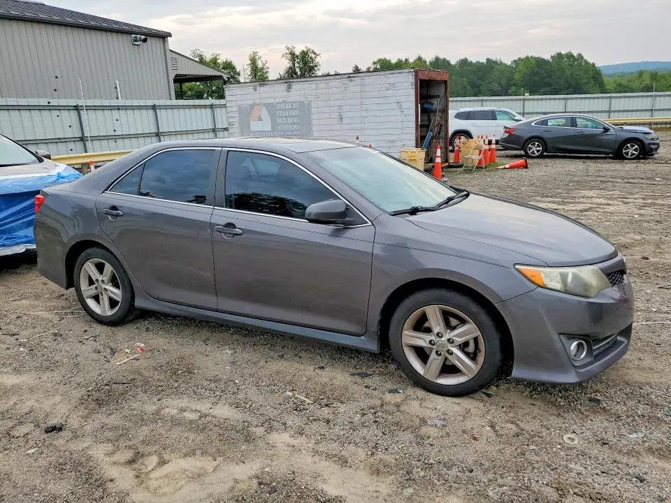 2014 TOYOTA CAMRY SE  