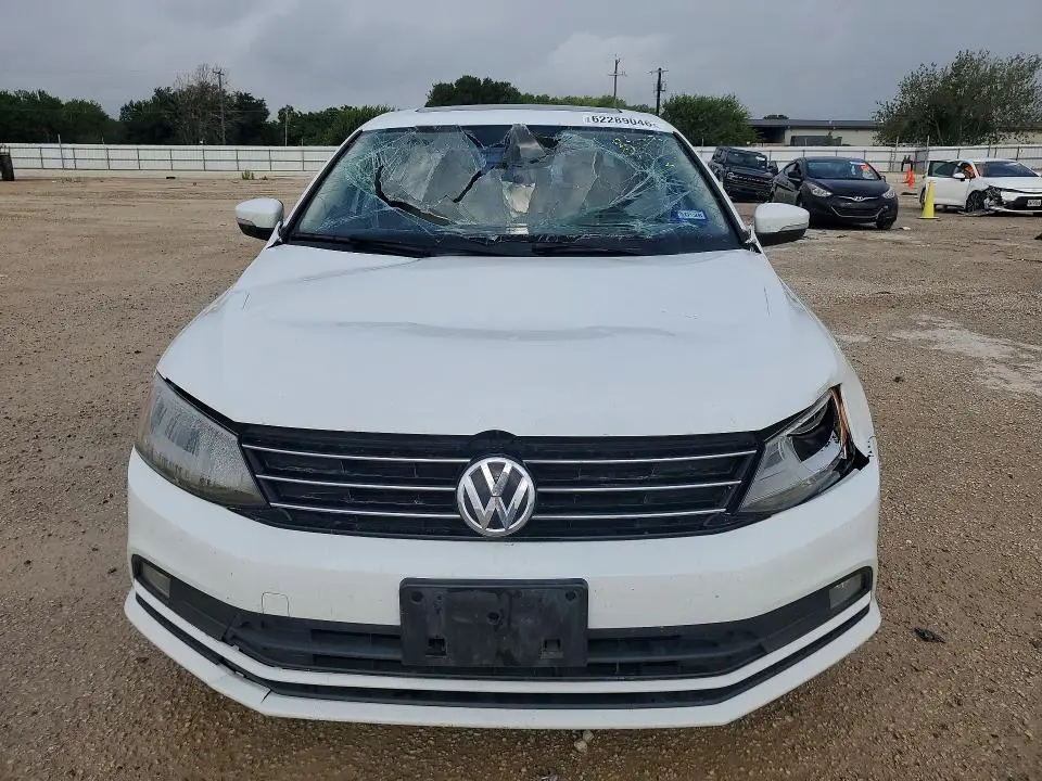 2015 VOLKSWAGEN JETTA SE  