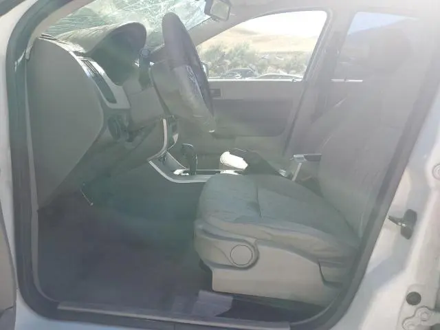 2010 FORD FOCUS SE  