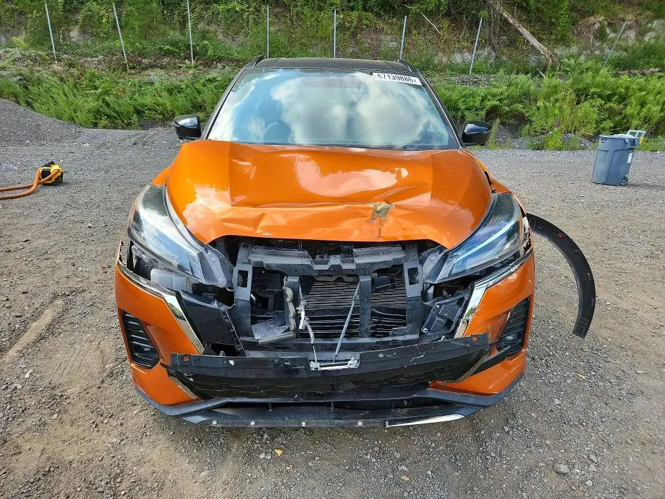 2021 NISSAN KICKS SR  