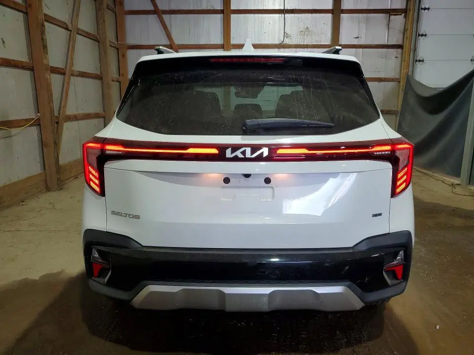 2024 KIA SELTOS S  