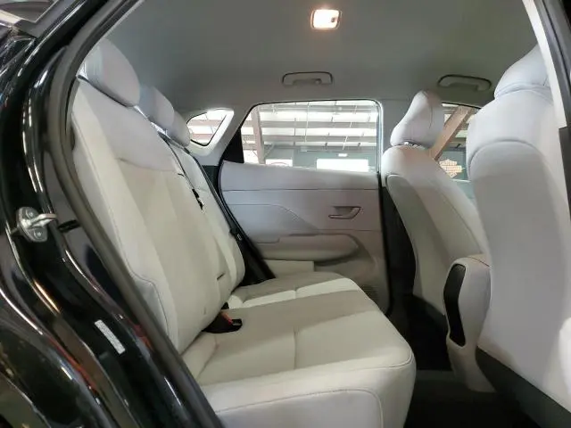 2024 HYUNDAI KONA SE  