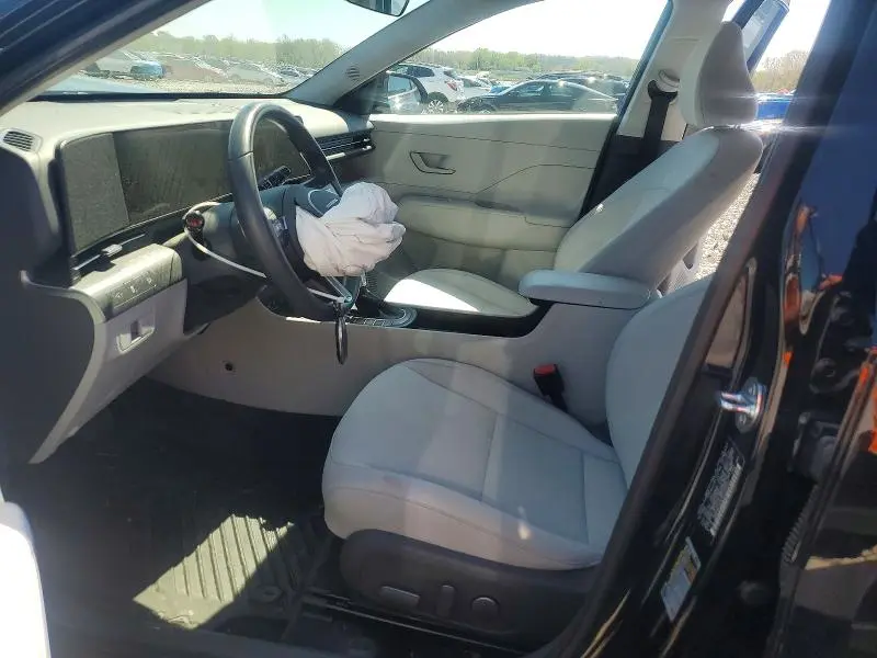 2025 HYUNDAI KONA SE  