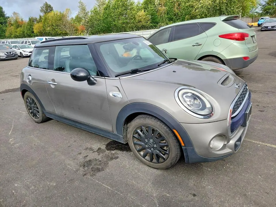 2017 MINI COOPER S  