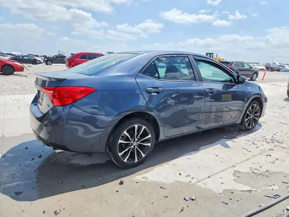 2018 TOYOTA COROLLA SE  