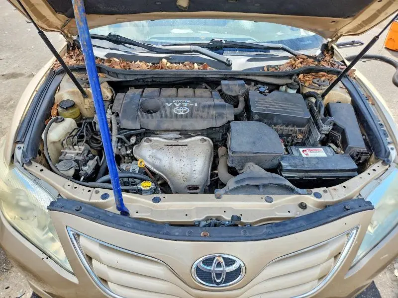 2010 TOYOTA CAMRY LE  