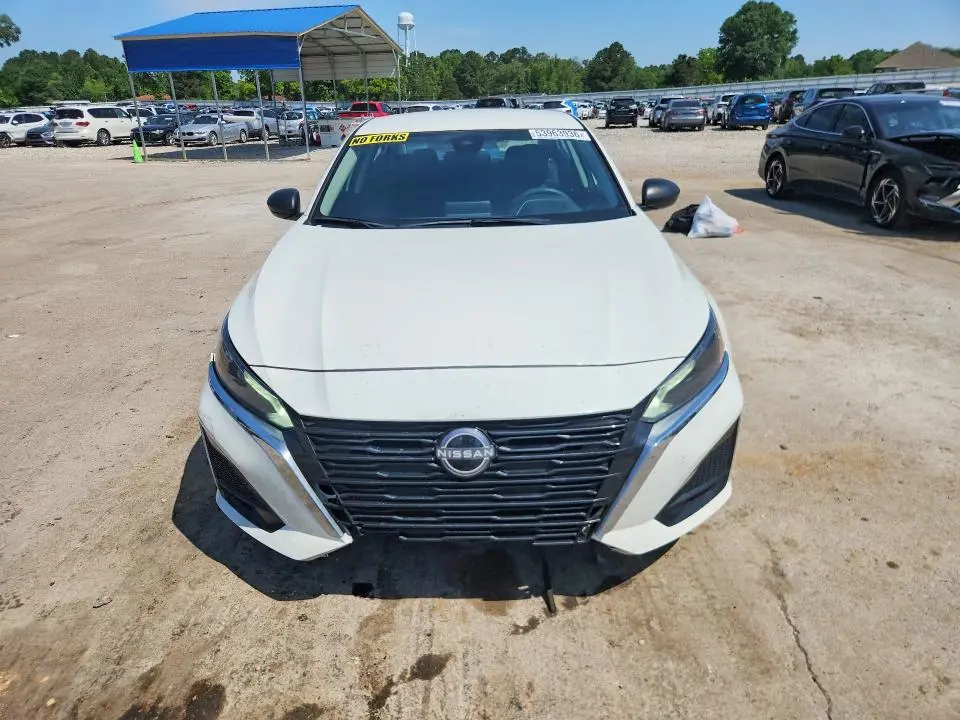 2025 NISSAN ALTIMA SV  