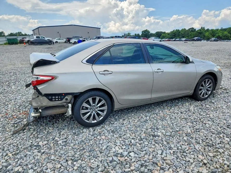 2017 TOYOTA CAMRY XLE  