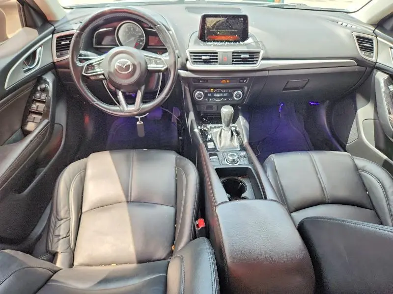 2017 MAZDA 3 TOURING  