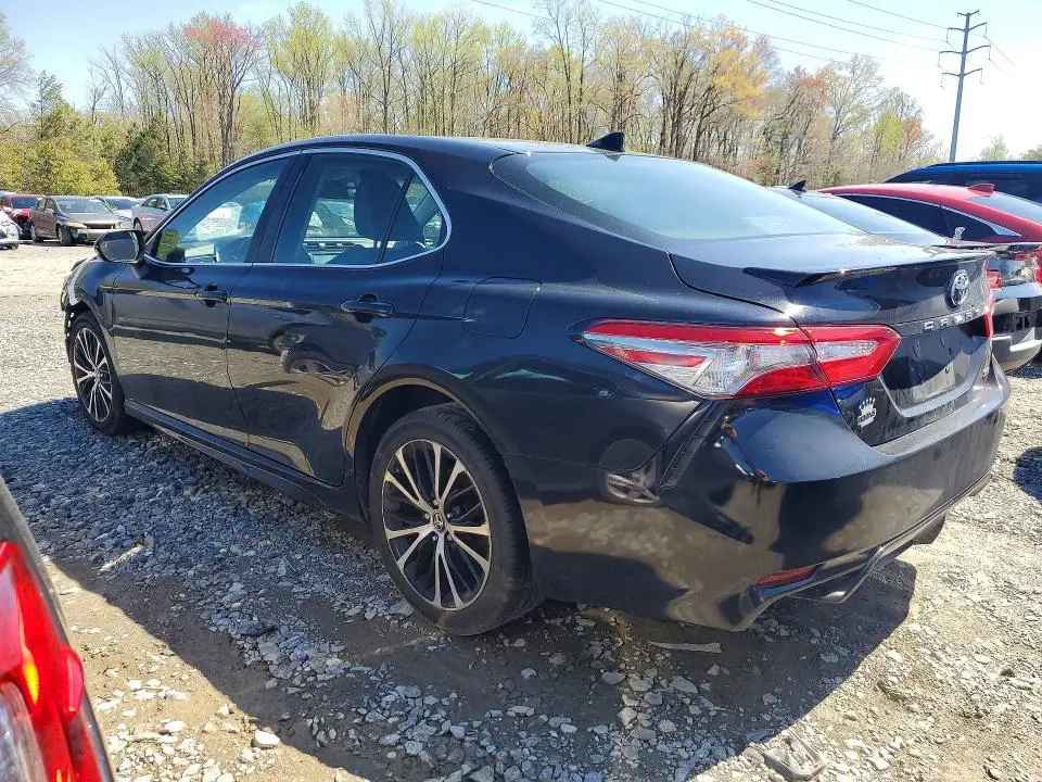 2019 TOYOTA CAMRY SE  
