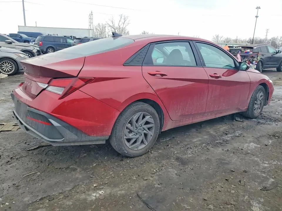 2024 HYUNDAI ELANTRA SEL  
