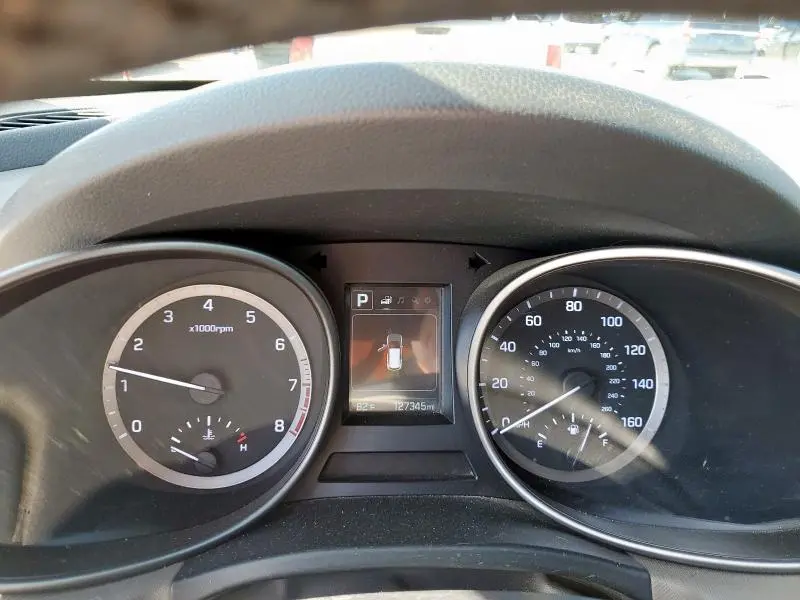 2017 HYUNDAI SANTA FE SE  