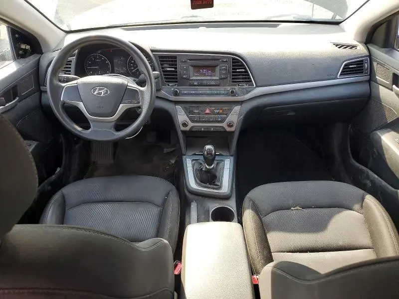 2018 HYUNDAI ELANTRA SE  