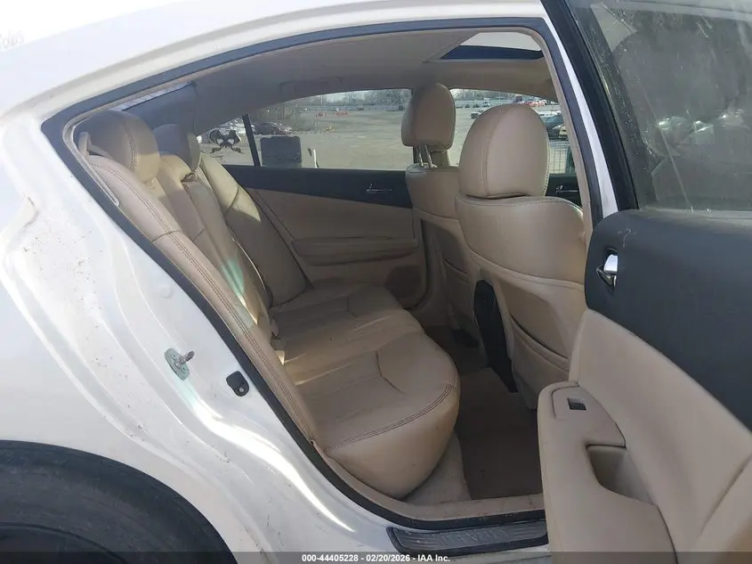 2013 NISSAN MAXIMA 3.5 SV